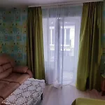 Проживання в сім'ї Netoli Parko *